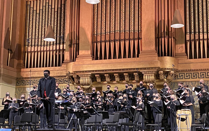 Conductor André Thomas with Camerata in Woolsey Hall