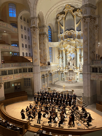 Schola in performance
