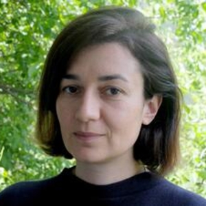 Adriana Sarbova headshot