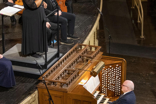 Dr. Martin Jean playing "Come All Ye Faithful" on the Newberry Organ in Woolsey Hall