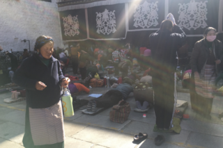 Morning prostrations in front of the Jokhang Temple