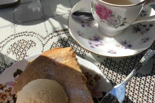 Tea and Apple Pie from Clarinda's on the Royal Mile, Edinburgh, UK