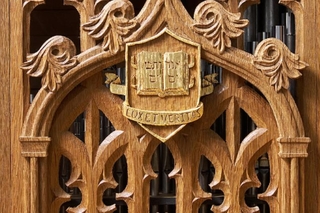 Continuo Organ - detail Yale crest