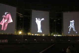 David Michalek's installation "Slow Dancing" will come to Cross Campus