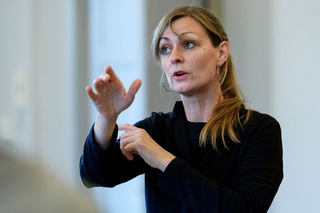 Sofia Söderberg conducting