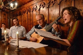 singing and playing the lute