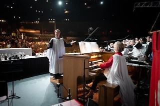 David Perry Ouzts, conductor, Kristin Lensch, organist